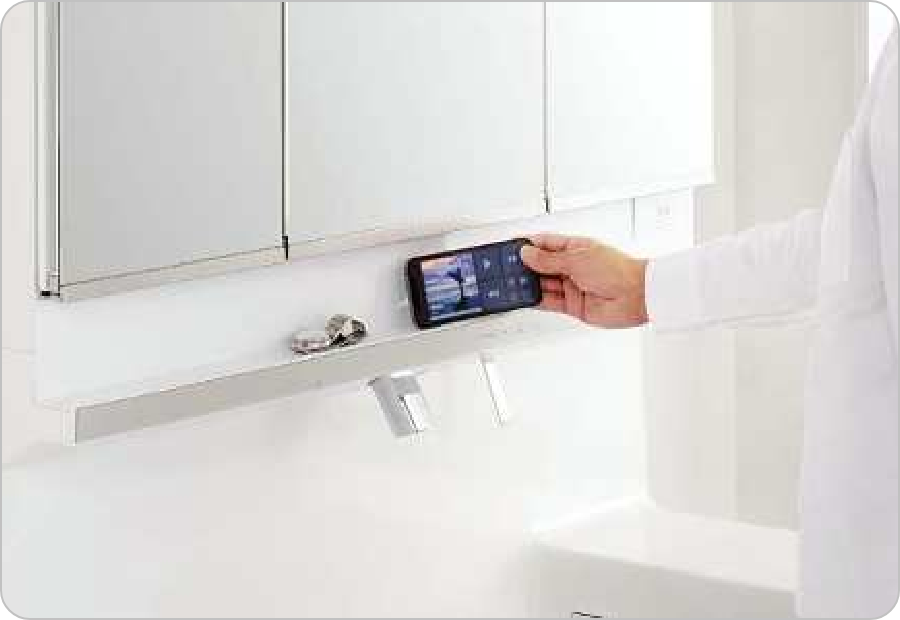 小物が置けて使いやすい